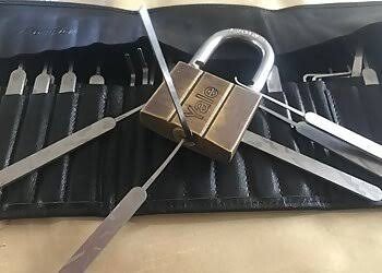 Unlock padlock Singapore — locksmith pick tools with Yale padlock, lost padlock key service Singapore